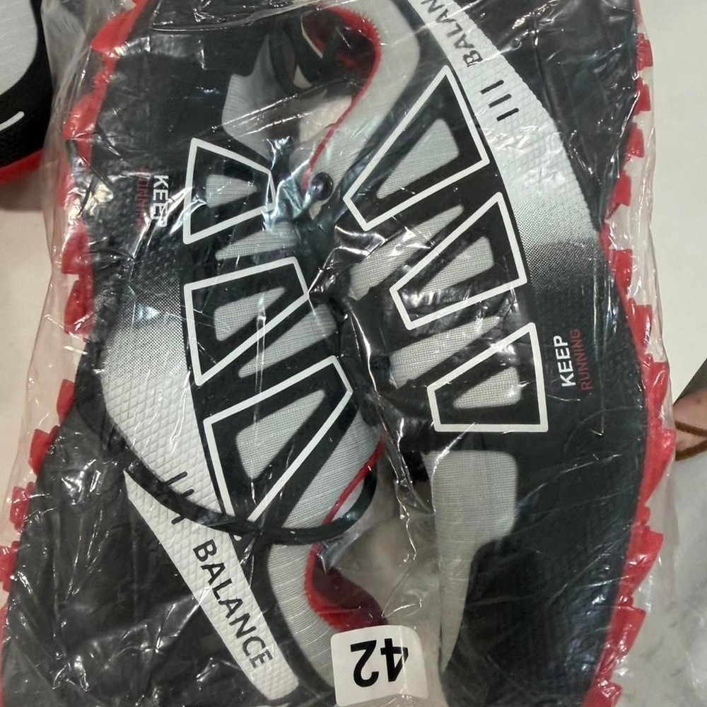 Keep Running Balance III Mens Athletic Sneakers Black Grey Red Size 42 New